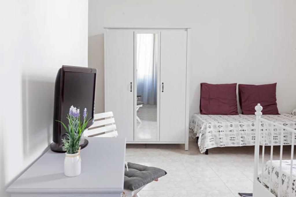 Domus Merulana Bed And Breakfast Rome Room photo