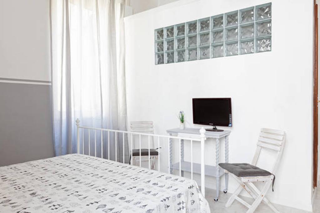 Domus Merulana Bed And Breakfast Rome Room photo