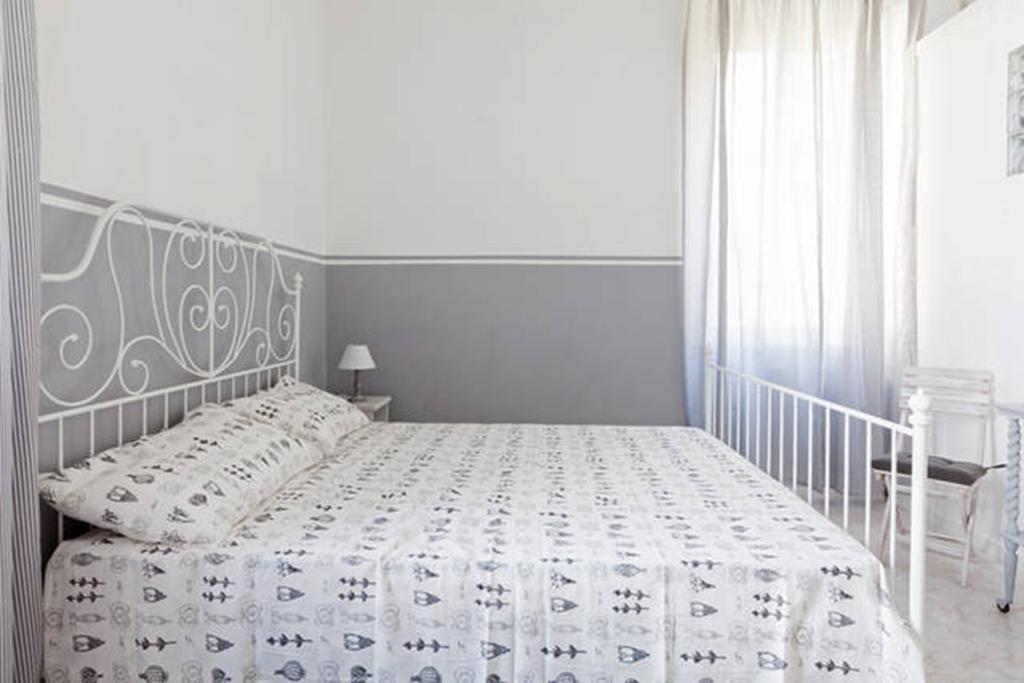 Domus Merulana Bed And Breakfast Rome Room photo